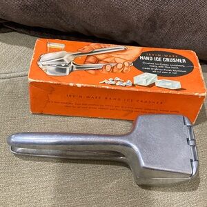 Irvin-Ware Hand Ice Crusher